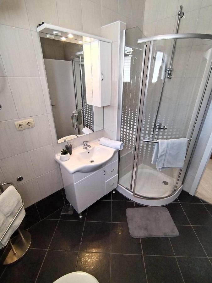 דוגי ראט Apartments By The Sea Duce, Omis - 2731 מראה חיצוני תמונה